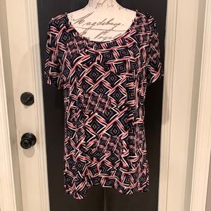 EUC LuLaRoe Classic T